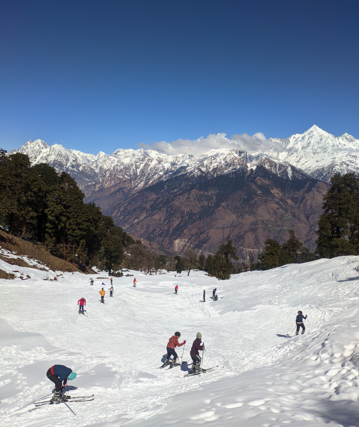 Skiing in Munsyari Betulidhar